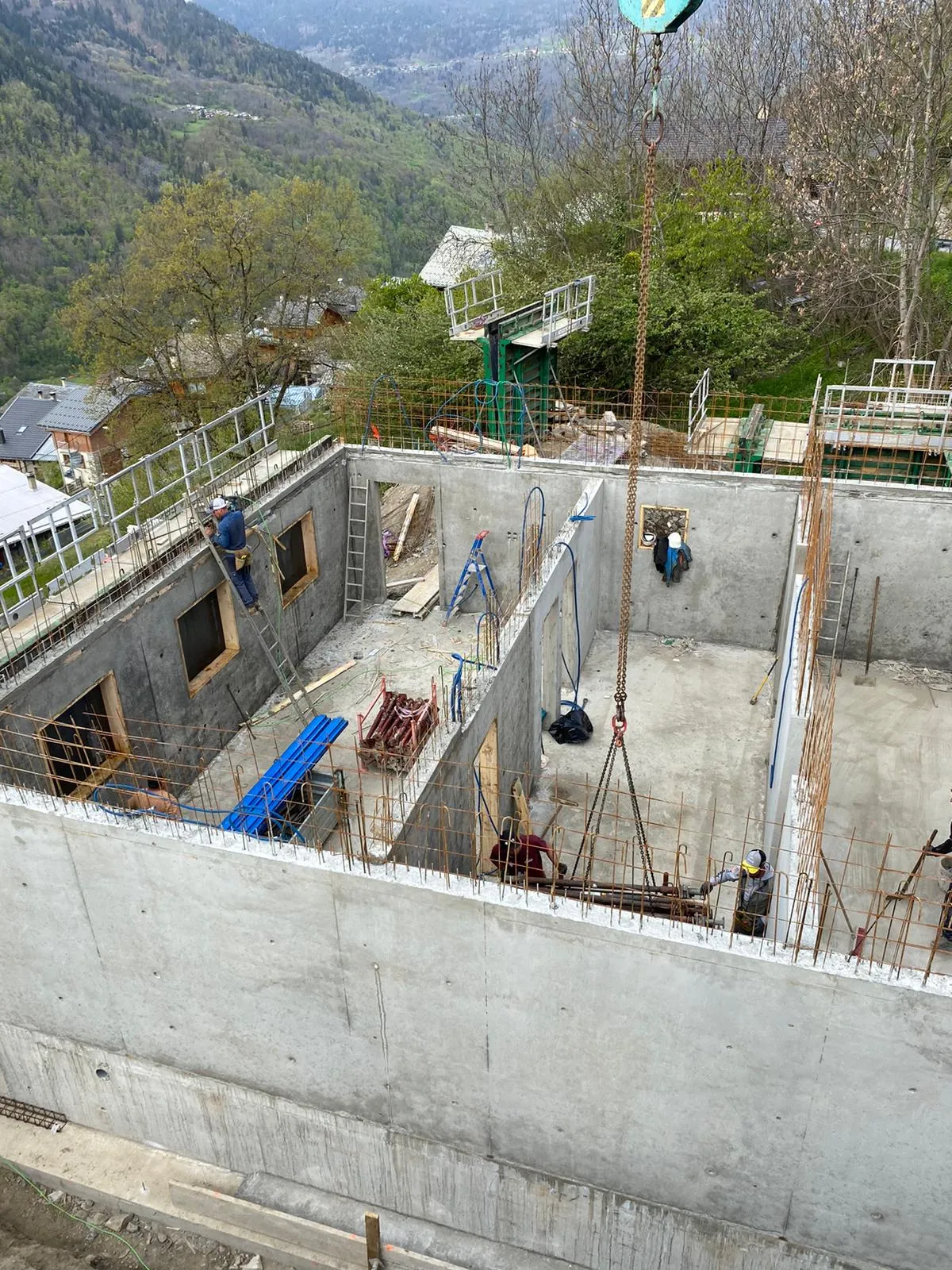 Chantier de fondations en béton